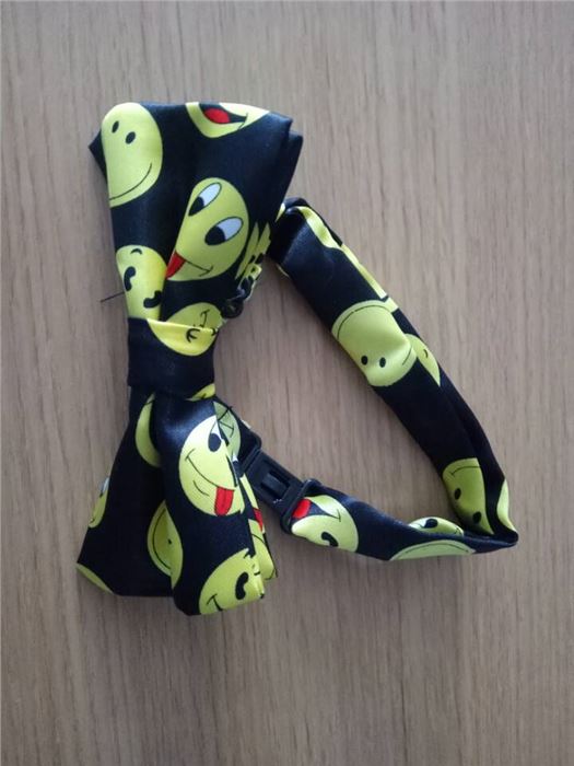  EMOJI BOW