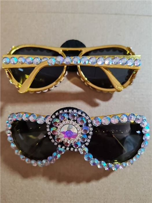 Diamond glasses