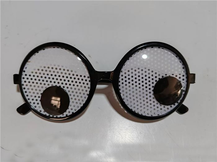 EYE GLASSES