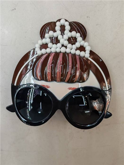 GIRL GLASSES