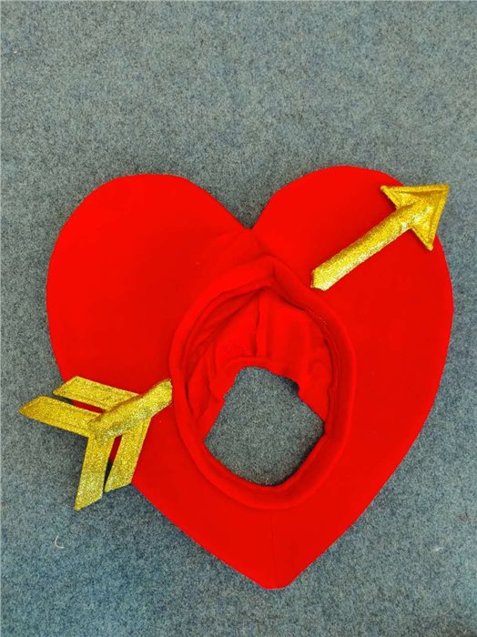 HEART ARROW HAT